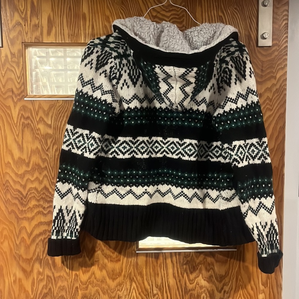 Sweater - Picture 5 of 5